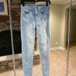 American Eagle Light Wash Jeans